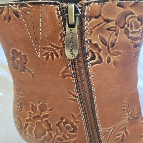 Embroidered Floral Leather Ankle Boots - Picture 5 of 9